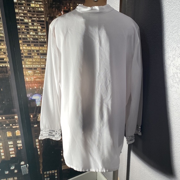 ANTTHONY - tunic overlay: white semi-sheer l/s w silver sequin hem accents - L - Picture 15 of 16